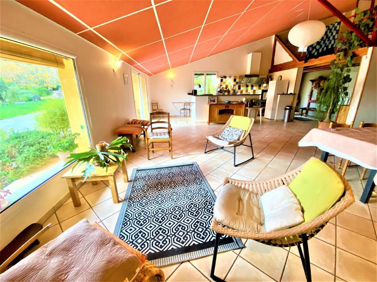 Gite De Groupe 15 A 19P, Parc, Salle De Reception - Chambres D'Hotes En Semaine Villeneuve-de-Berg Luaran gambar